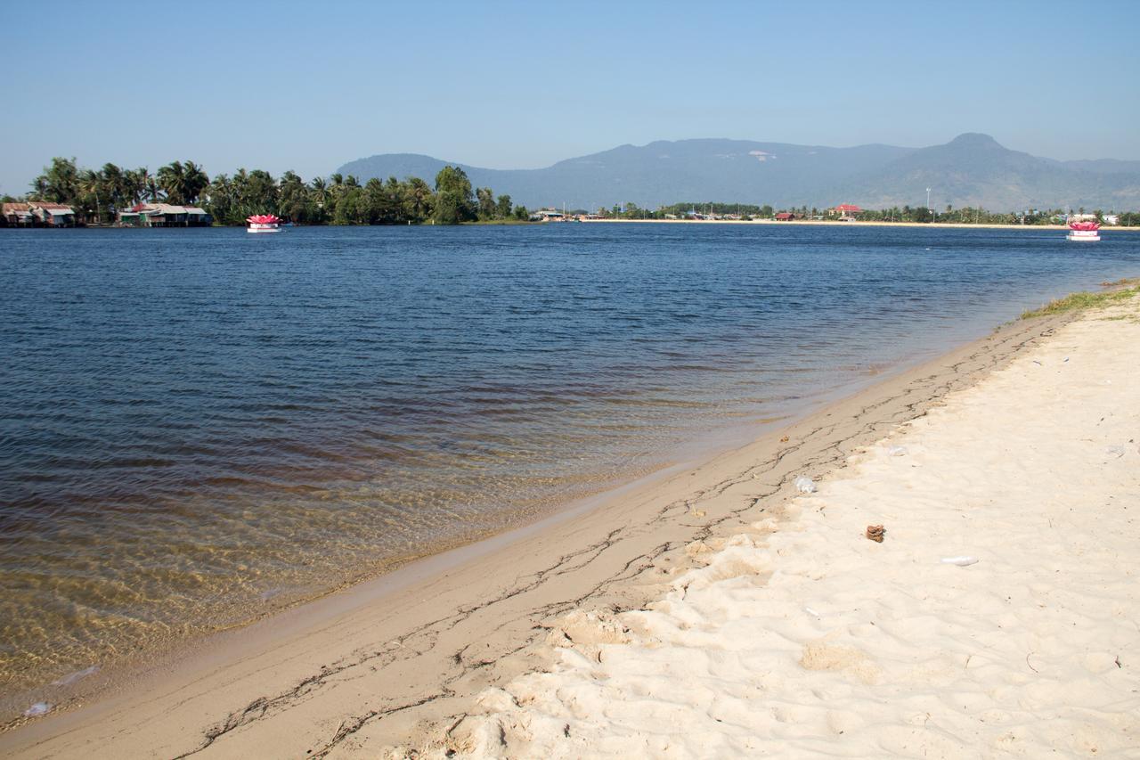 Makk Hotel Kampot Dış mekan fotoğraf